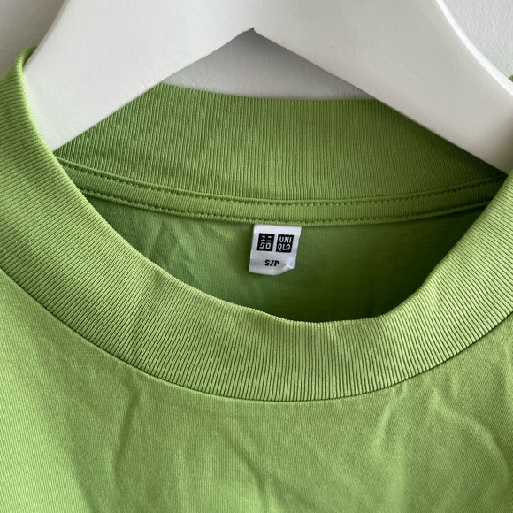 UNIQLO BRAT green tee - Picture 4 of 6